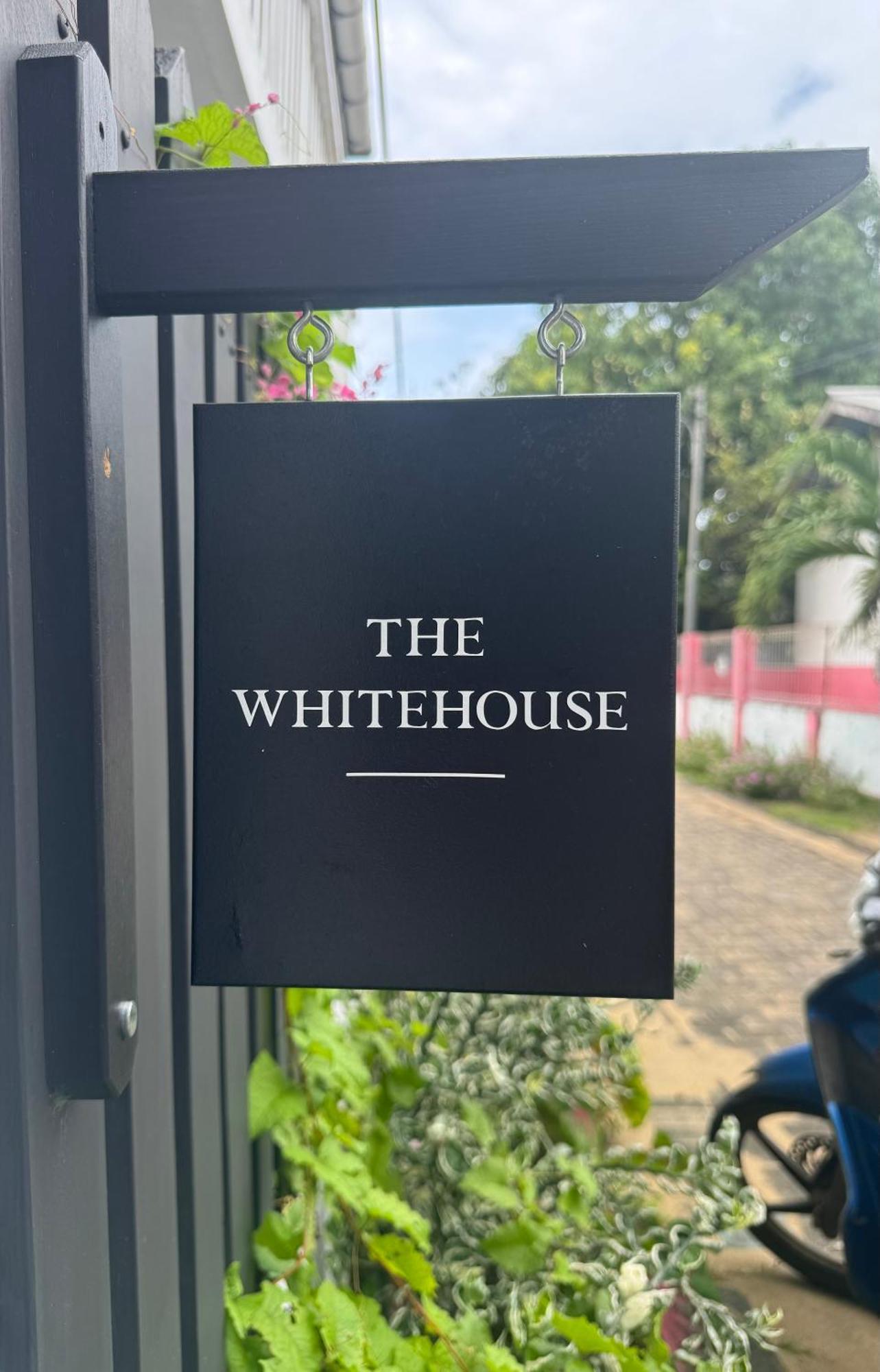 The White House On Bunaken Island Exteriör bild